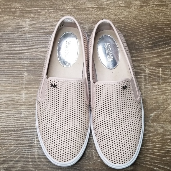 Michael Kors Shoes - Michael Kors keaton  leather perforated sneakers